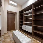 Luxe N\' Charm Central Grand Suite By Prestige Homes