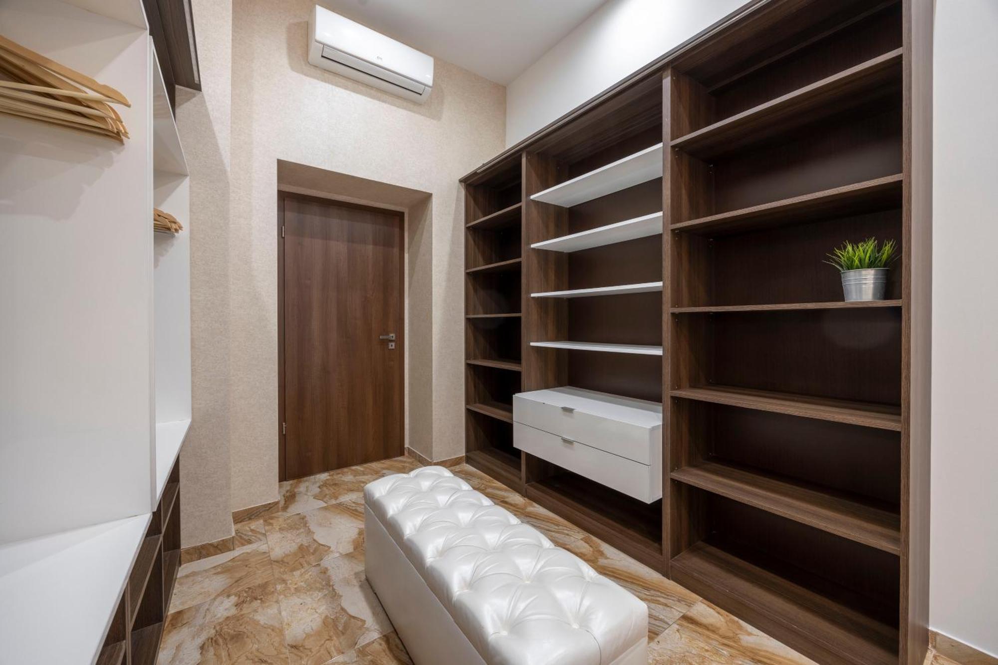 Luxe N' Charm Grand By Prestige Homes Apartment