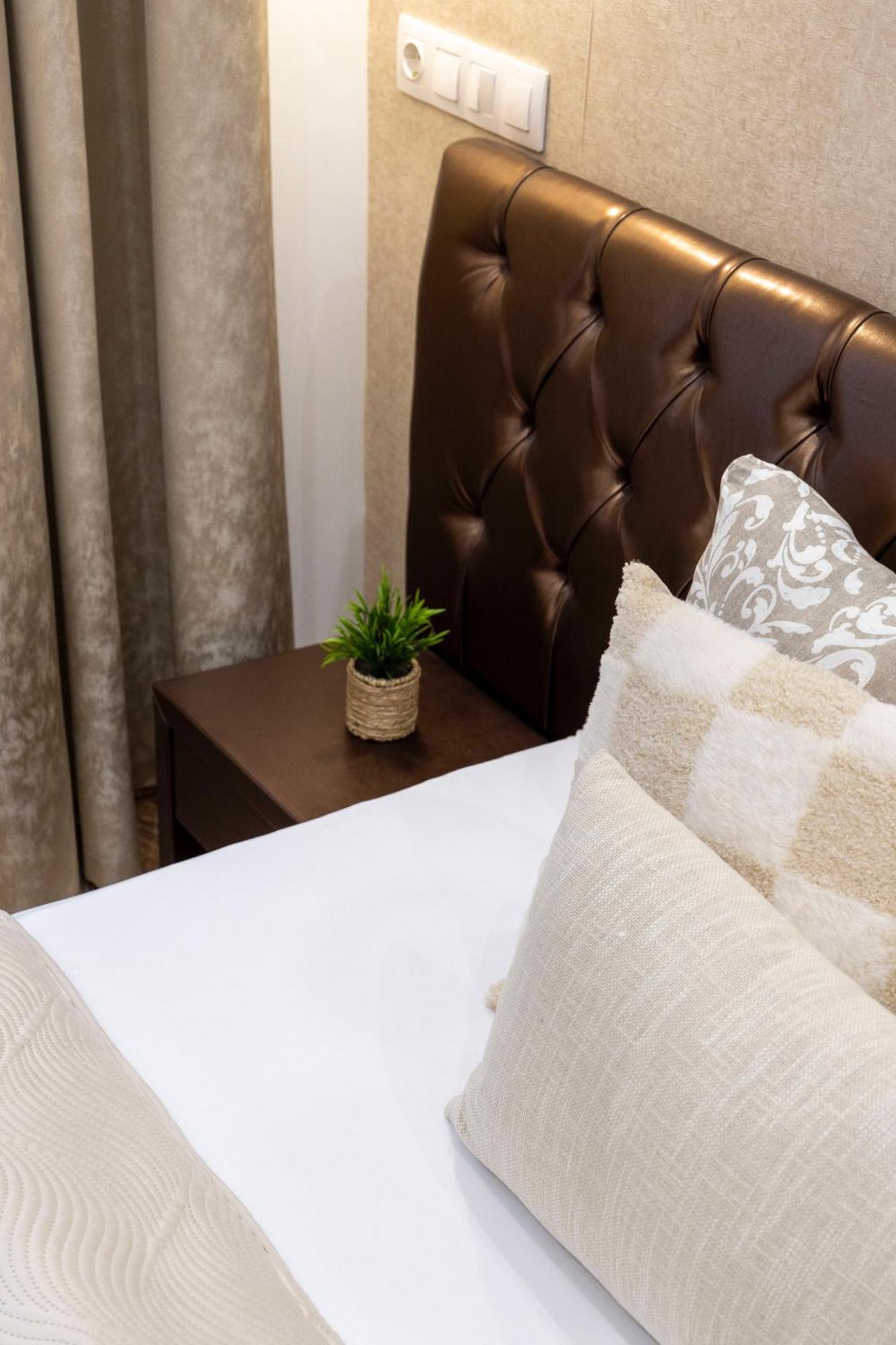 Luxe N' Charm Grand By Prestige Homes Apartment