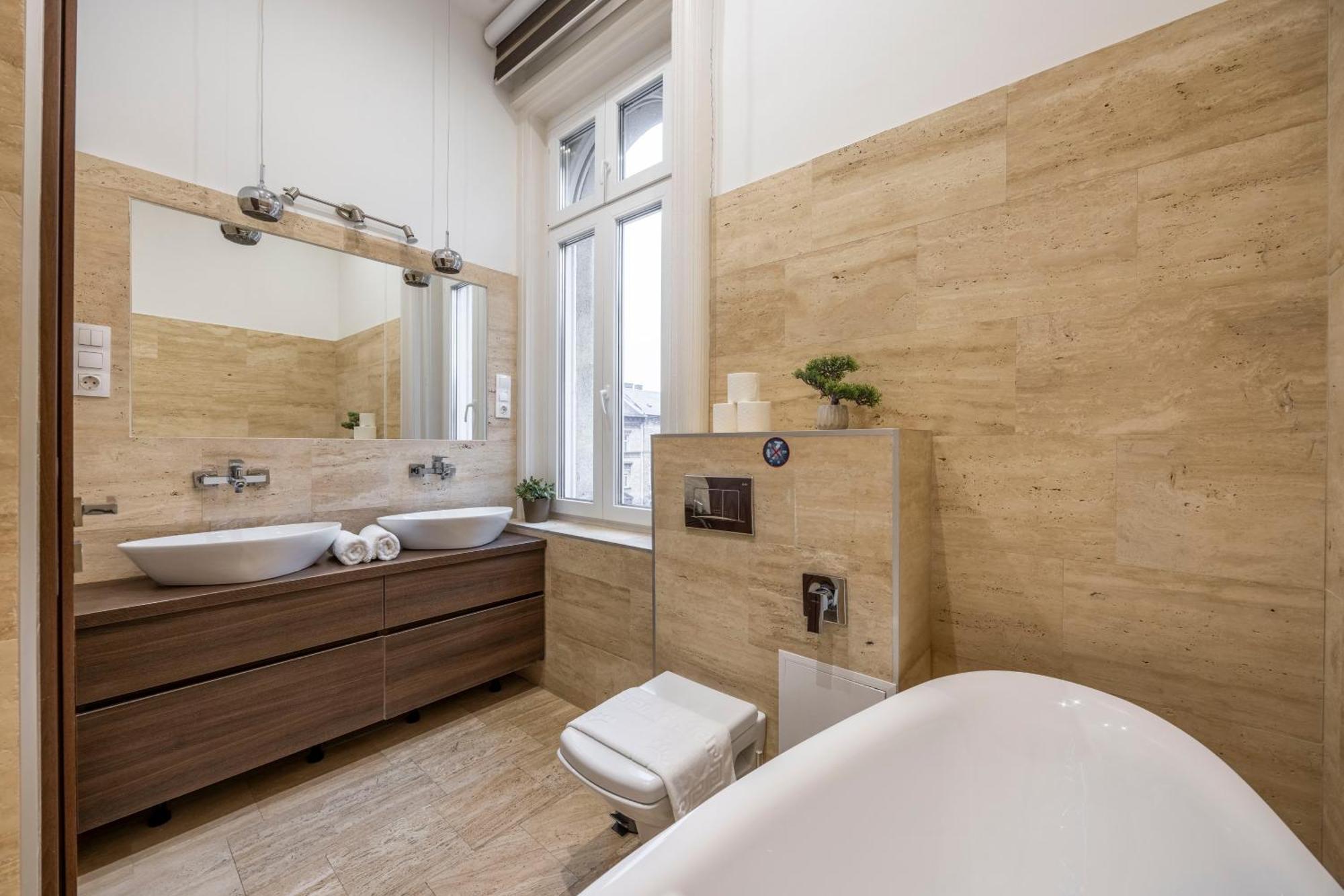 Luxe N' Charm Grand By Prestige Homes Budapest
