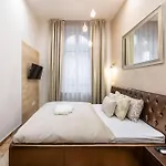 Luxe N\' Charm Central Grand Suite By Prestige Homes